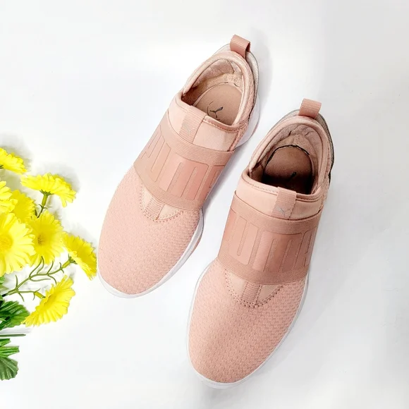 Puma Size 6 Elastic Slide On Pink Sneakers - Picture 3 of 5